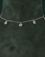 طقم شوكر فضي مميز بليرات مرصعة بالزركون اللامع