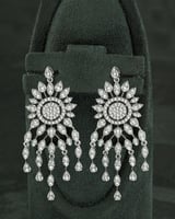 طقم نسائي فاخر تصميم عريض من الزركون لإطلالة تشع ب...