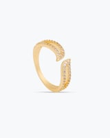 خاتم نسائي ذهبي ناعم مزين بالزركون