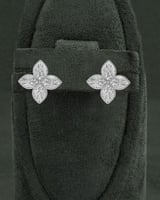 أقراط نسائية ناعمة مرصعة بالزركون بتصميم فضي