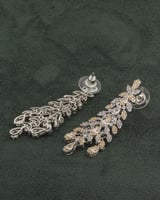 حلق فاخر مزخرف بفصوص الزركون ولمعة الألماس