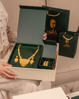 طقم مجوهرات مع 3 بناجر مطلي ذهب عيار 24 للهدايا