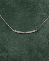 سلسال ناعم للنساء تصميم انسيابي لون فضي