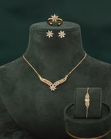 طقم ذهبي راقي مرصع بالزركون مع ساعة فخمة