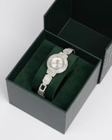 بوكس ملكي - طقم مجوهرات فاخر مرصع مع ساعة راقية