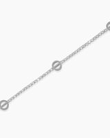 اسوارة ناعمة لون فضي تصميم انيق