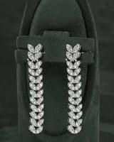 طقم زركون تصميم أنيق بتصميم ماسي