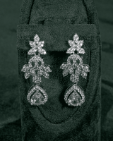 طقم اكسسوار بتصميم حبات المطر المصقولة بلمعة الألم...