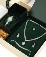 بوكس ملكي - طقم مجوهرات فاخر مرصع مع ساعة راقية