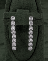 طقم مجوهرات فضي كلاسيكي مرصع بحبات الزركون اللامعة...