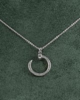 سلسال المسمار الانيق تصميم فضي عالمي بلمعة الألماس