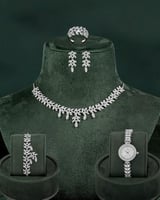 طقم مجوهرات مرصع بفصوص الزركون مع ساعة نسائية فاخر...