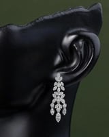 حلق زركون فضي تصميم فاخر بلمعة الألماس