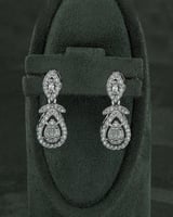 طقم مجوهرات بتصميم فاخر من الزركون الفضي