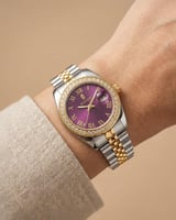 ساعة نسائية من خاتون بتصميم سويسري لون فضي ذهبي مي...