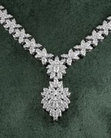 طقم مجوهرات نسائي مزين بالزركون للمناسبات