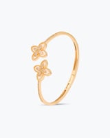 طقم اسوارة وخاتم تصميم زهرة ذهبية مرصع بالزركون