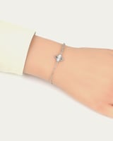 اسوارة نسائية فضية تصميم ناعم وسمبل