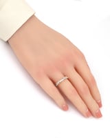 خاتم كوكتيل مزين بفصوص الزركون لون فضي