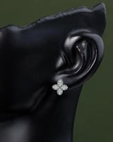 حلق نسائي ناعم تصميم النجمة الفضية