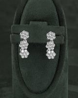 طقم فضي أنيق مرصع بالزركون مع ساعة يد مميزة