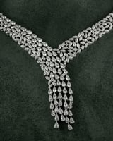 طقم اكسسوار فاخر بتصميم الوشاح مرصع بفصوص الزركون