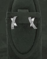 حلق مزين بفصوص الزركون اللامعة لون قضي