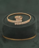 طقم اسوارة وخاتم يتألق بزركون فاخر ولمعة ملكية تصم...