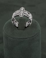 طقم اسوارة وخاتم فضي شكل وردة بلمعة الألماس