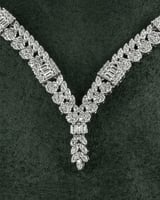 طقم اكسسوار فضي للنساء مزين بقصوص الزركون