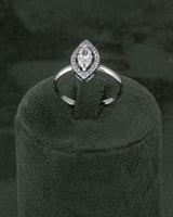 طقم مجوهرات زركون بقلادة عين الغزال بلمعة الألماس...