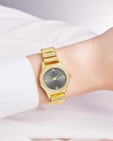 ساعة نسائية بمينا رمادي مرصعة بالكريستال الابيض