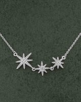 سلسال فضي ناعم بتصميم التوهج الماسي