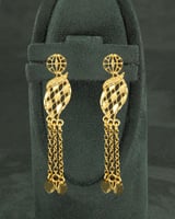 طقم مجوهرات بلمعة الذهب مع ساعة يد نسائية تصميم ذه...