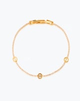 اسوارة ناعمة لون ذهبي تصميم انيق