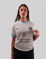 قميص الاتحاد الابيض