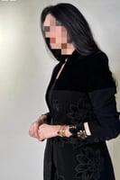 عباية بليزر كريب مع تدخيلة ورود مخمل