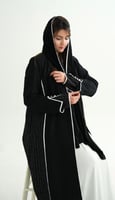 ابيض
