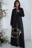 أسود