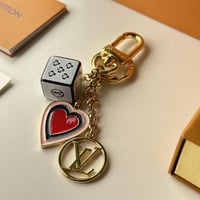 ميدالية لويس فيتون النسائية