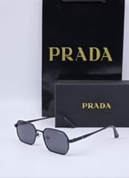 نظارة برادا