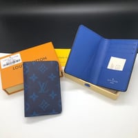محفظة لويس فيتون