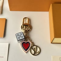 ميدالية لويس فيتون النسائية