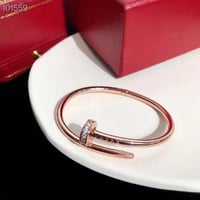 اسواره نسائيه شكل مسمار لون روز قولد - برونزي -