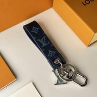 ميدالية لويس فيتون كحلي