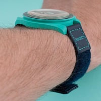 ساعة اوميقا سواتش القمر المضئ