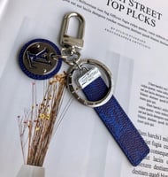 ميدالية لويس فيتون ليذر لوقو