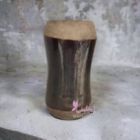 فازة ورود سراميك لون اسود لامع