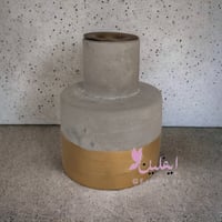 شمعدان اسمنتي