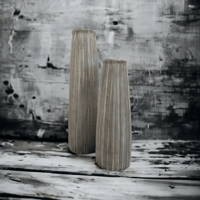 طقم مزهرية ابيض مخطط باللون الاسود مصنوعه من مادة...